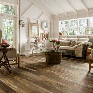 Family Room/Dens | Armstrong Laminate Flooring