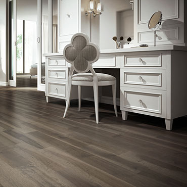 Dressing Room/Closets | Lauzon Hardwood Flooring